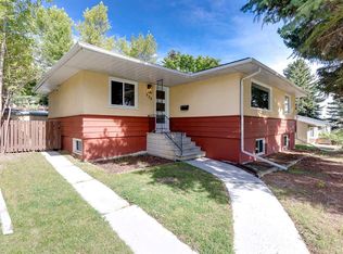 528 SE 40th Ave NW, Calgary, AB T2K0E6