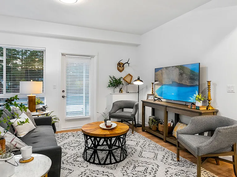 Karlo Lacey Apartments — Photo 19