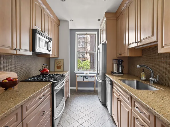 161 East 90th Street 3B image 3 of 10