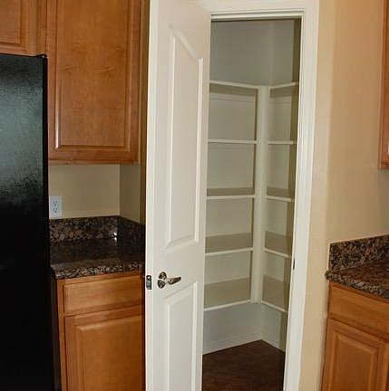 5th image of 4612 W Lindenthal Ln
