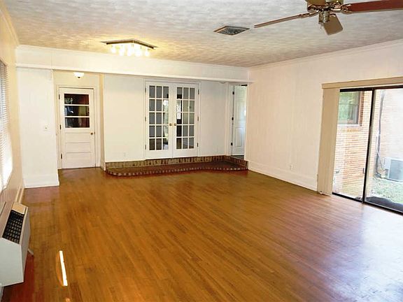 5th image of 5276 Laurie Ln