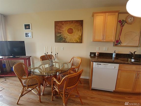 3rd image of 205 Bolstad Ave W Unit 204
