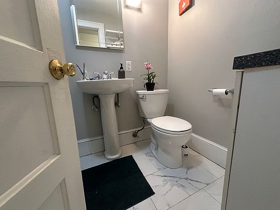 2nd image of 52 Fenway APT 2