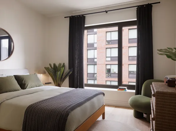 428 West 19th Street image 6 of 17