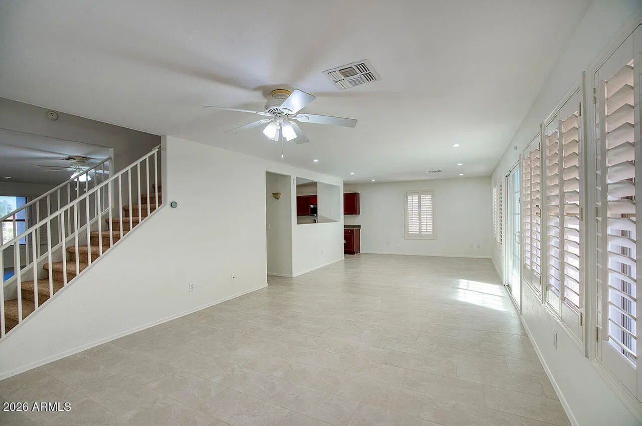 4 bed, 2.5 bath, 2604 sqft, $3,495 — Photo 3