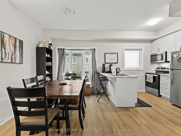 19 Picardy Dr #4 — Photo 11