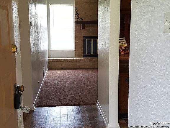 3rd image of 9562 Valley Dale St