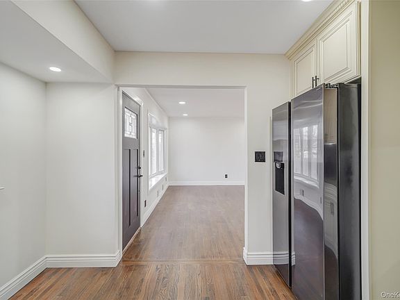 5th image of 8 Elwood Road