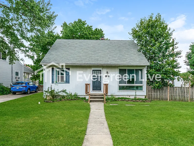 8201 Oakleigh Rd — Photo 1