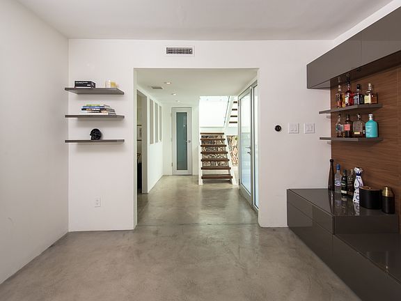 4th image of 14431 Glorietta Dr