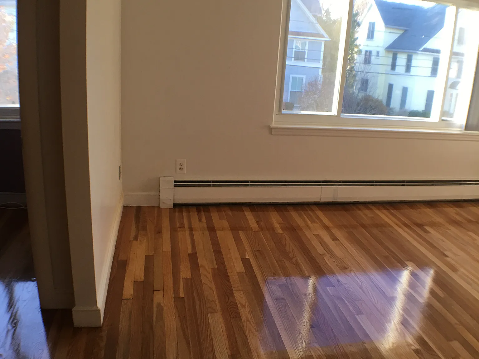 3 bed, 1200 sqft, $3,000 — Photo 3