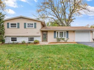 105 Mellbrook Rd, Bolingbrook, IL 60440