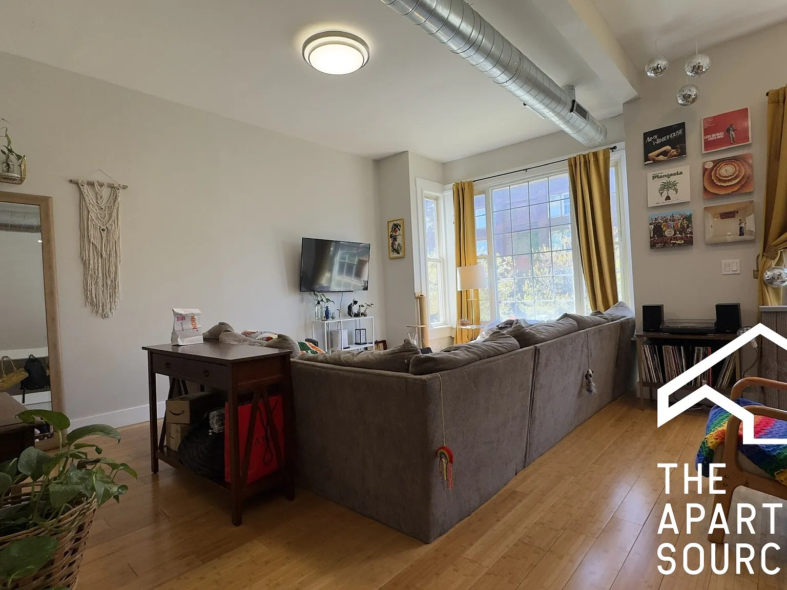 3 bed, 2000 sqft, $3,750 — Photo 3