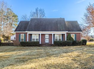 1740 Oak Grove Dr, Moscow, TN 38057