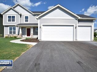 2316 Surrey St, Sycamore, IL 60178