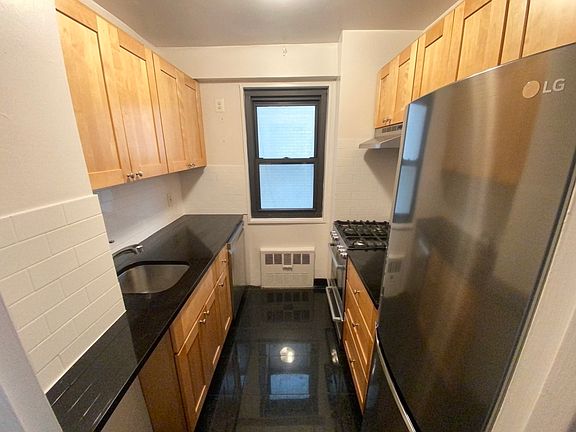 3rd image of 7 E 86th St APT 11C