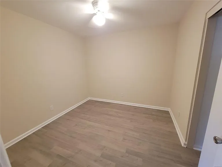 950 Karen Rd — Photo 15