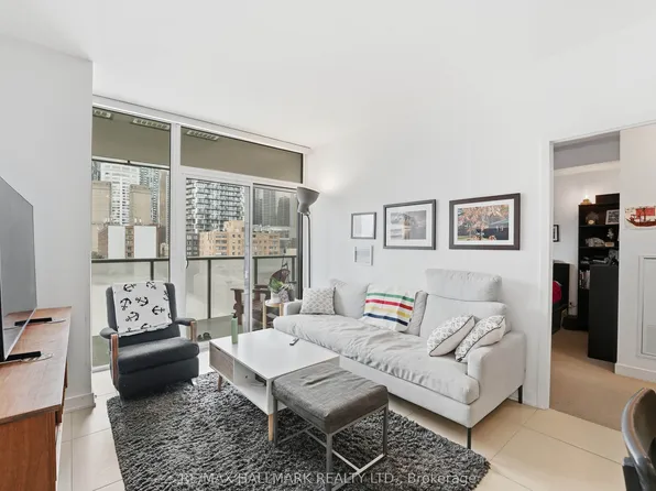 1 Market St #915, Toronto, ON M5E 0A2