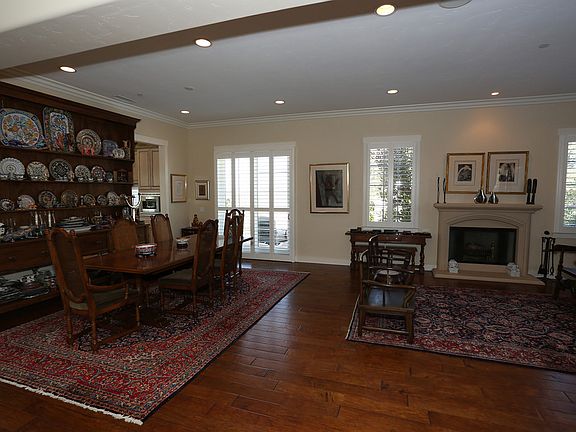 Living Room - Formal Dining 