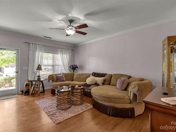 5th image of 5077 Newport Lakes Dr