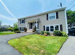 423 Dover Ave, Riverside, RI 02915