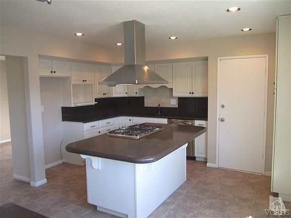 4th image of 5626 Aurora Dr