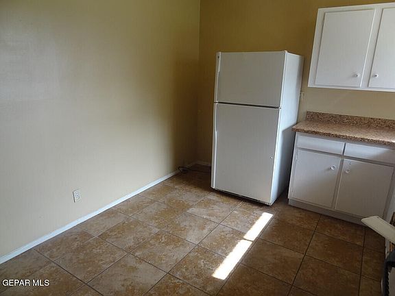 4th image of 5656 Sun Valley Dr