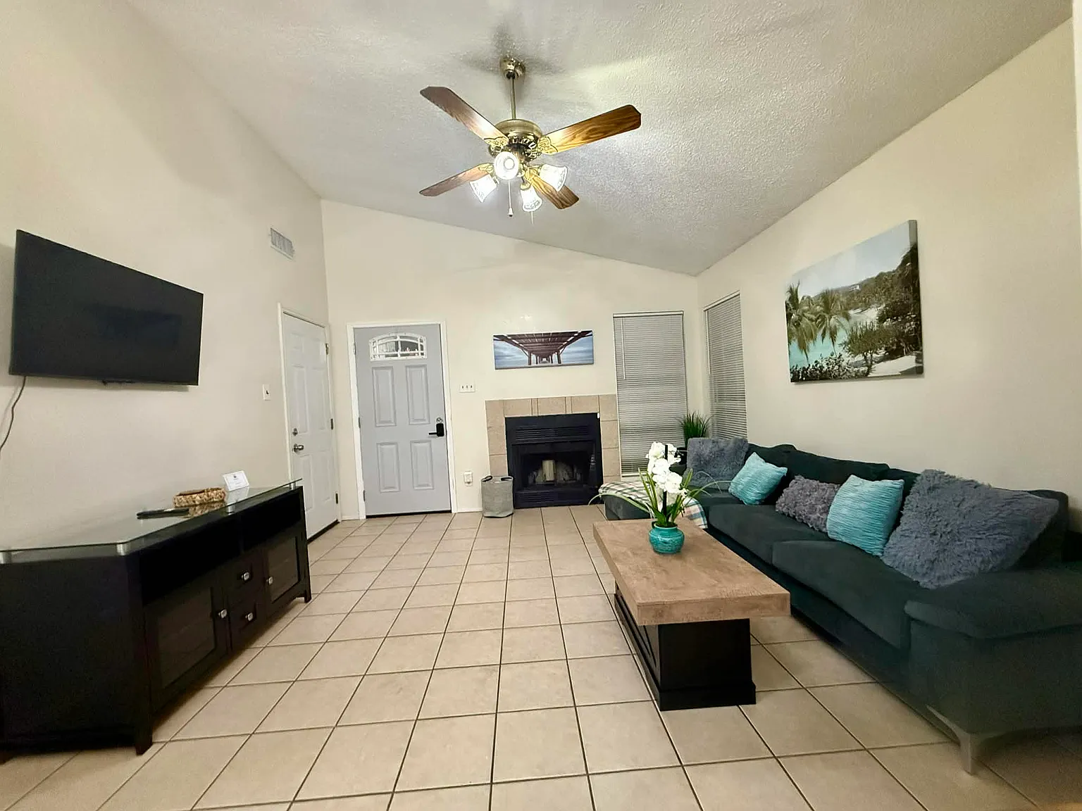 2 bed, 808 sqft, $1,300 — Photo 4