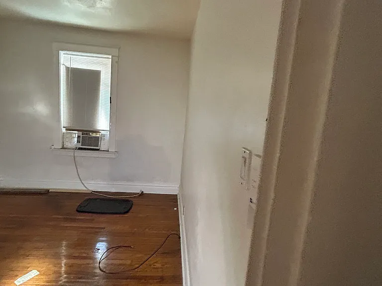 4890 Margaretta Ave — Photo 13