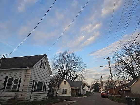 5th image of 136 W North St