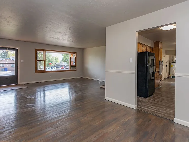 614 Ramona Ave — Photo 13