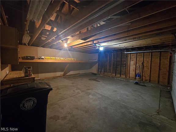 5th image of 1353 Eastwood Ave