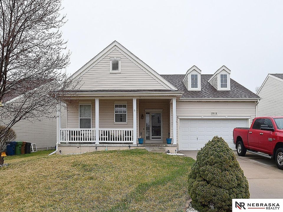 1st image of 2912 Halifax Dr