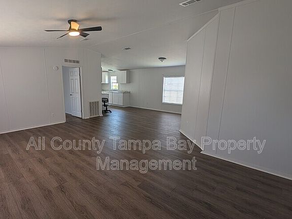 2nd image of 3753 Oakwood Dr