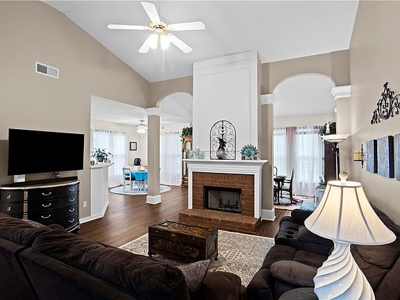 2nd image of 2014 Devonhurst Dr