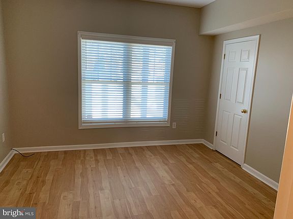 3rd image of 690 Heathwalk Mews
