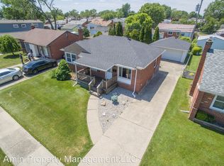 28389 Edward St, Roseville, MI 48066