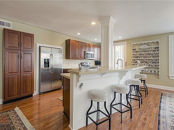 5th image of 229 Ward Pkwy APT 703B