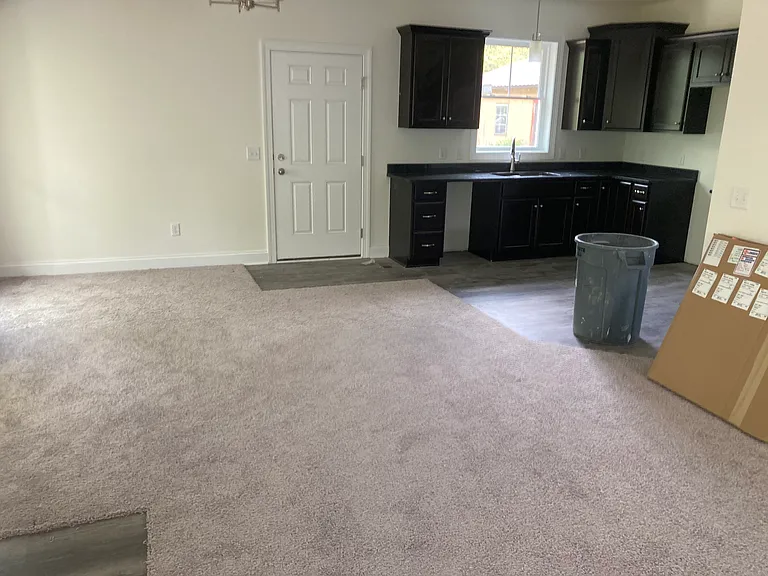 2327 S Oak Knoll Dr — Photo 4