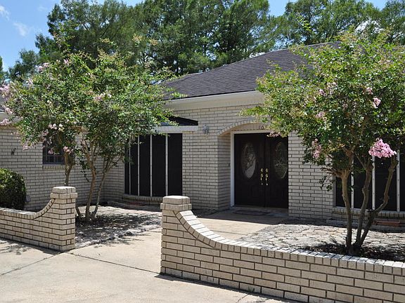 2nd image of 104 Eastwood Dr