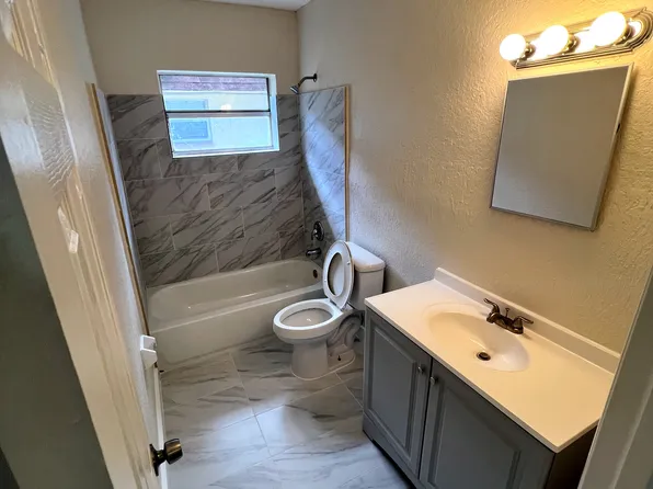 1426 NW 8th Ave, Fort Lauderdale, FL 33311