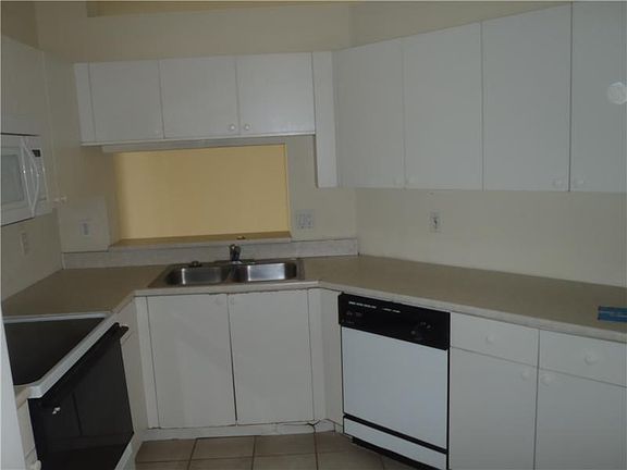 5th image of 5821 NW 57th Ave