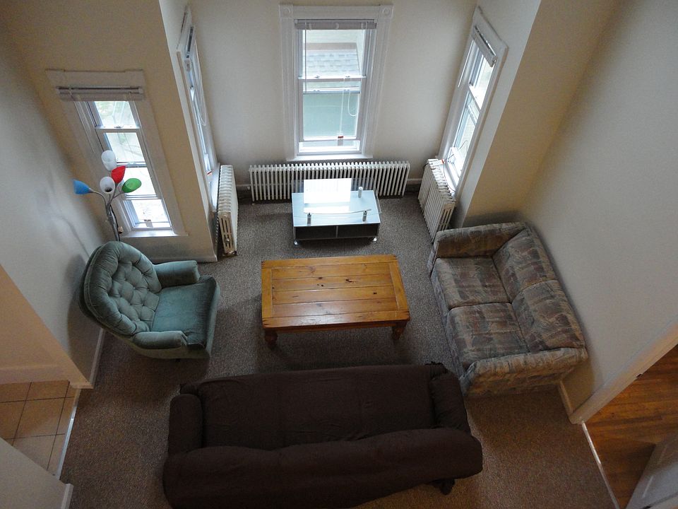 1st image of 105 N Quarry St APT 3