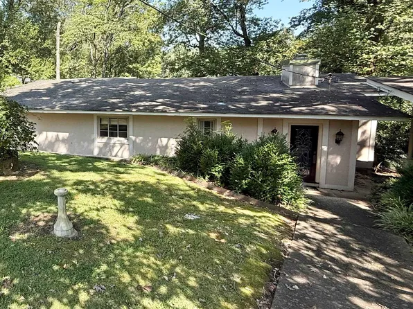 329 Martin Dr, Muscle Shoals, AL 35661