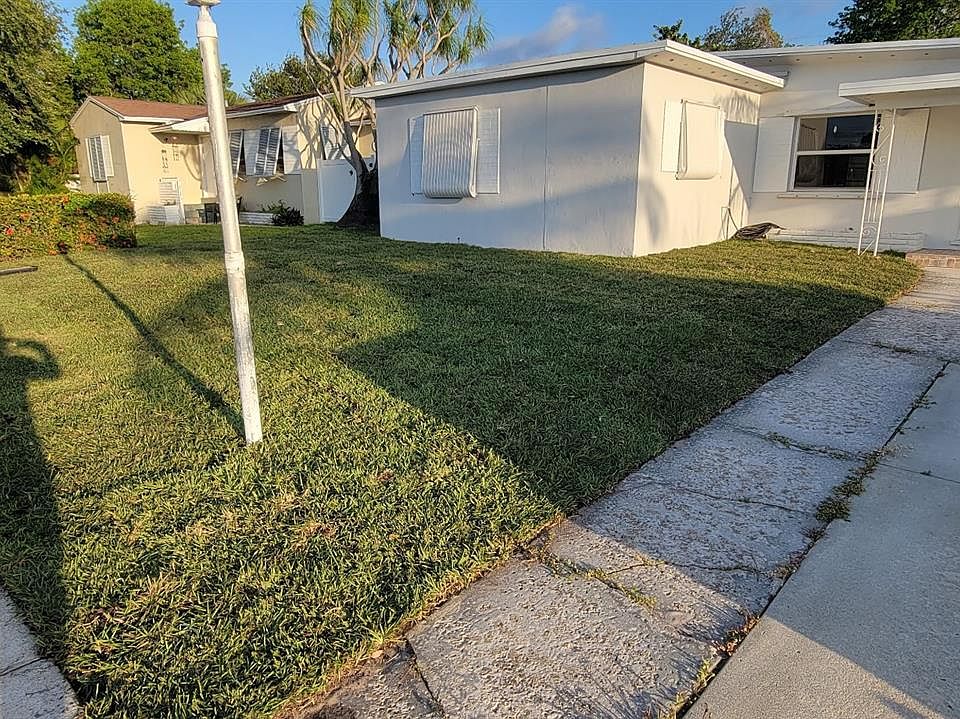 1st image of 142 SE 4th Ave