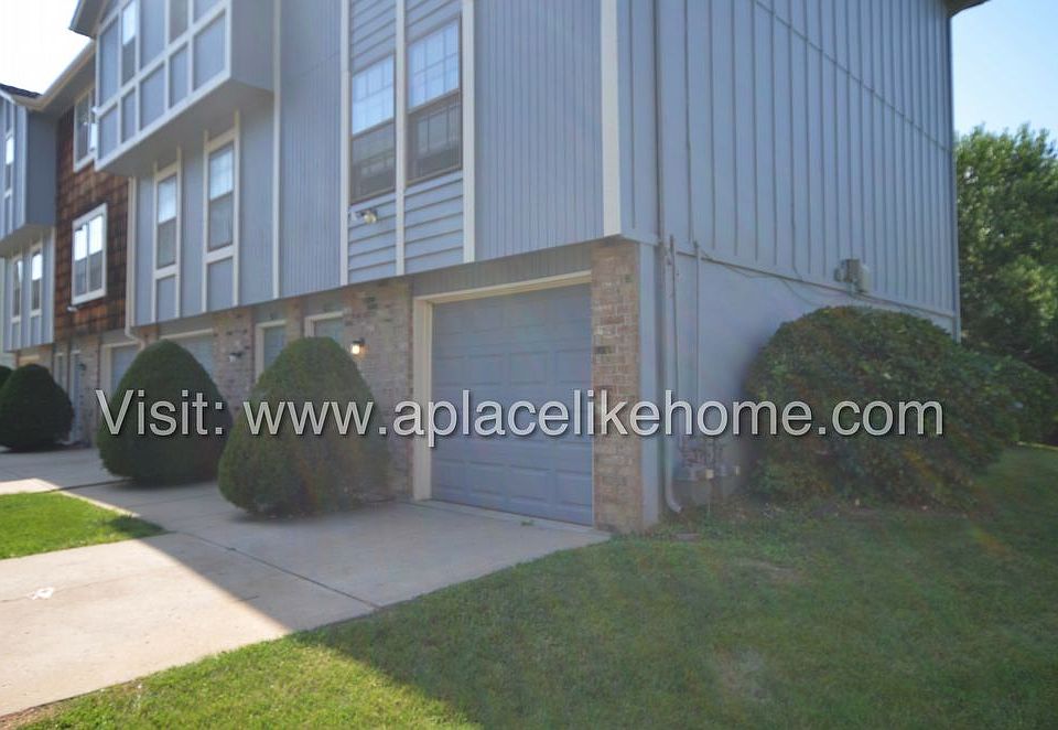 1st image of 422 NE Timbercreek Dr