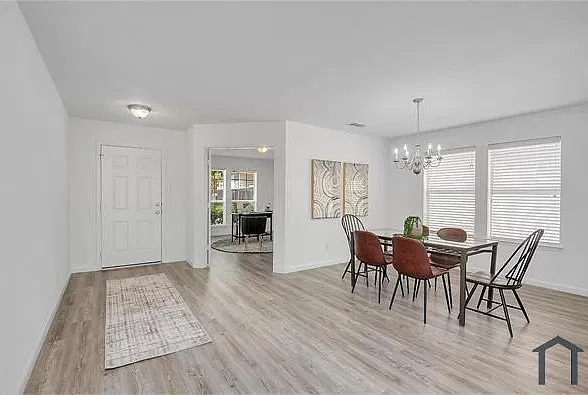 5 bed, 3260 sqft, $3,500 — Photo 3