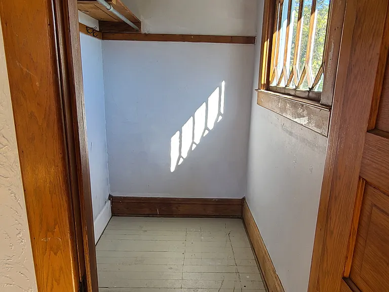 422 W Burr Oak St #2 — Photo 6