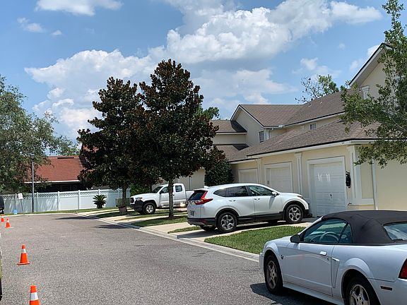 4th image of 1203 Southern Stream Ct