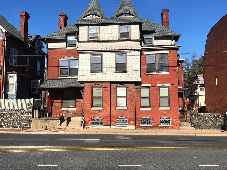 1305 Pennsylvania Ave #5 — Photo 1